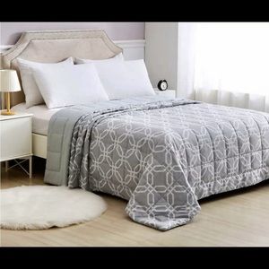 Gray Charisma Queen Down Alternative Blanket